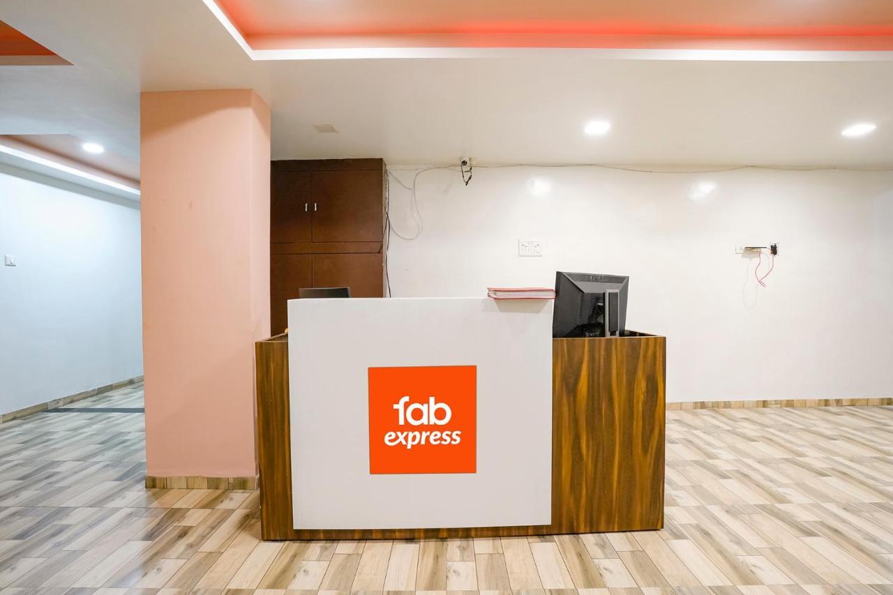 Fabexpress Blue Stone Hotel Surat Ngoại thất bức ảnh