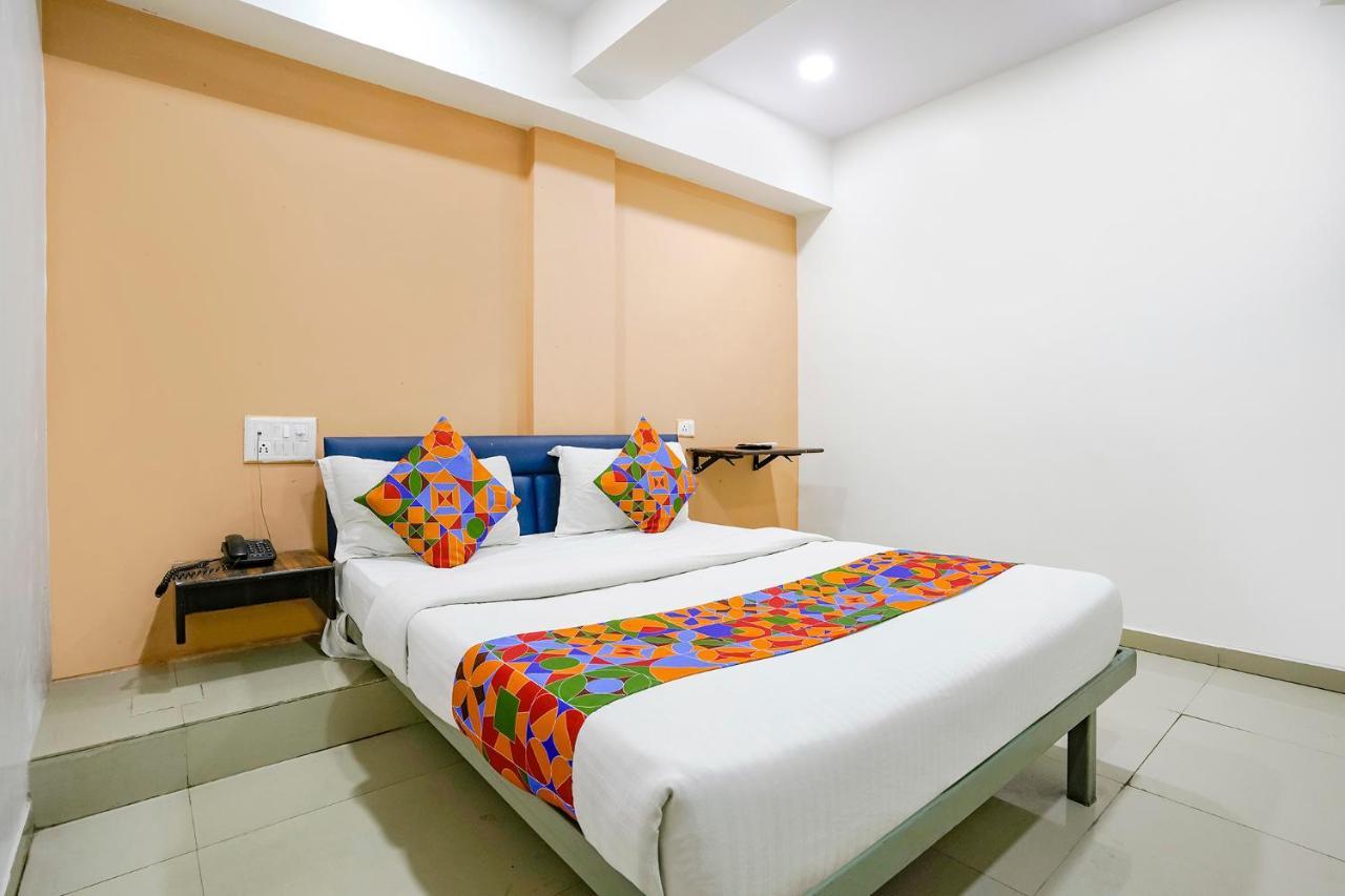 Fabexpress Blue Stone Hotel Surat Ngoại thất bức ảnh