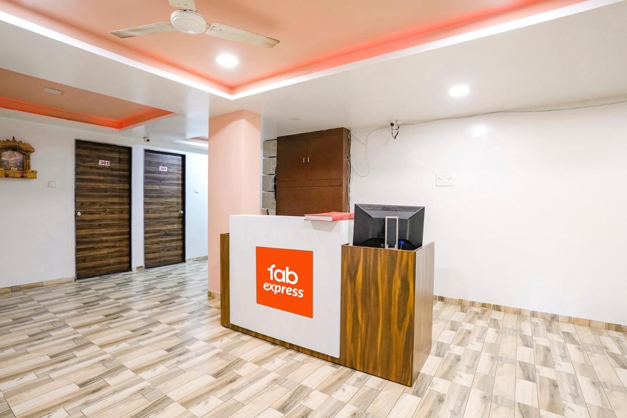 Fabexpress Blue Stone Hotel Surat Ngoại thất bức ảnh