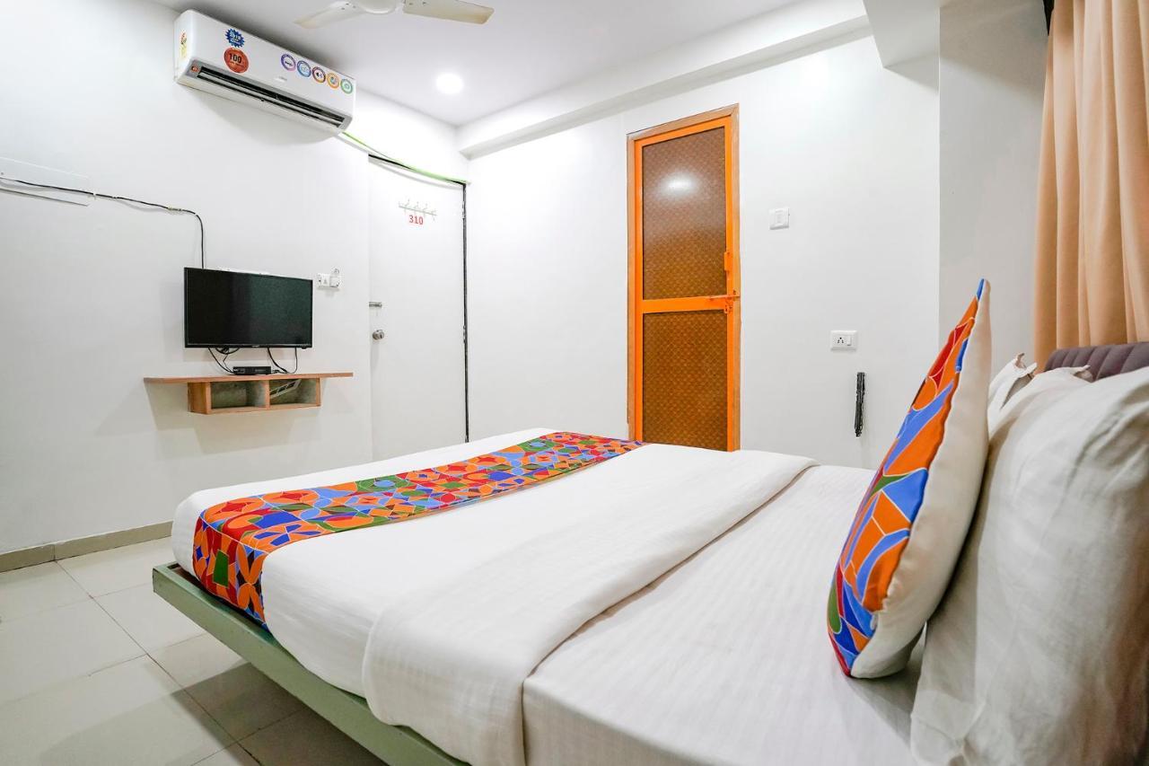 Fabexpress Blue Stone Hotel Surat Ngoại thất bức ảnh