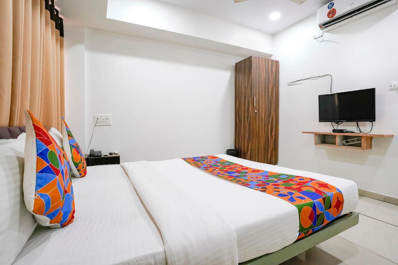 Fabexpress Blue Stone Hotel Surat Ngoại thất bức ảnh